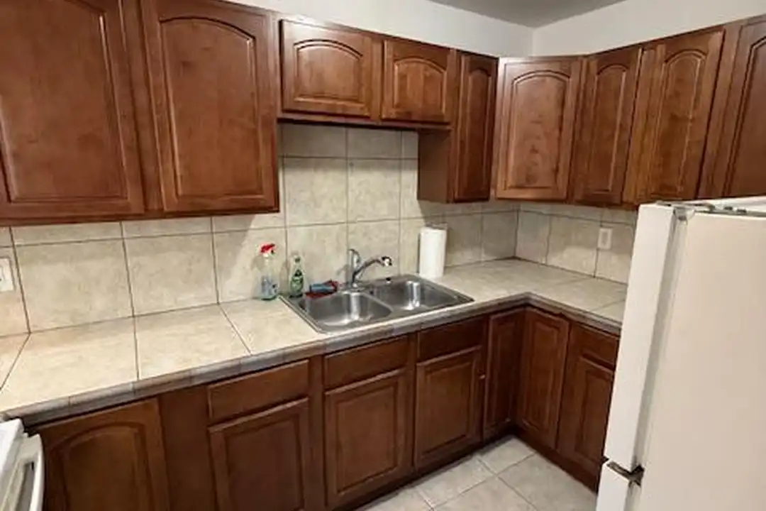 1020 N 18th Ct - View 2