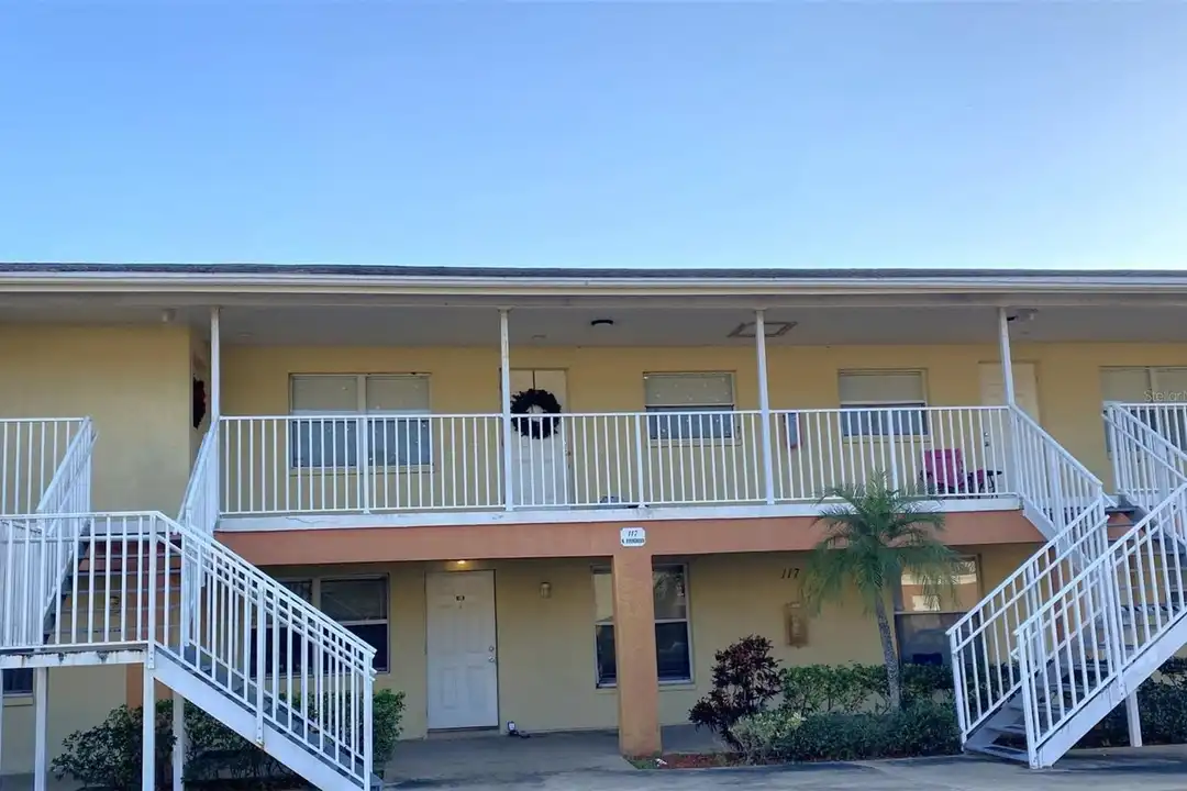 117 N Evergreen Ave #105 – photo 1