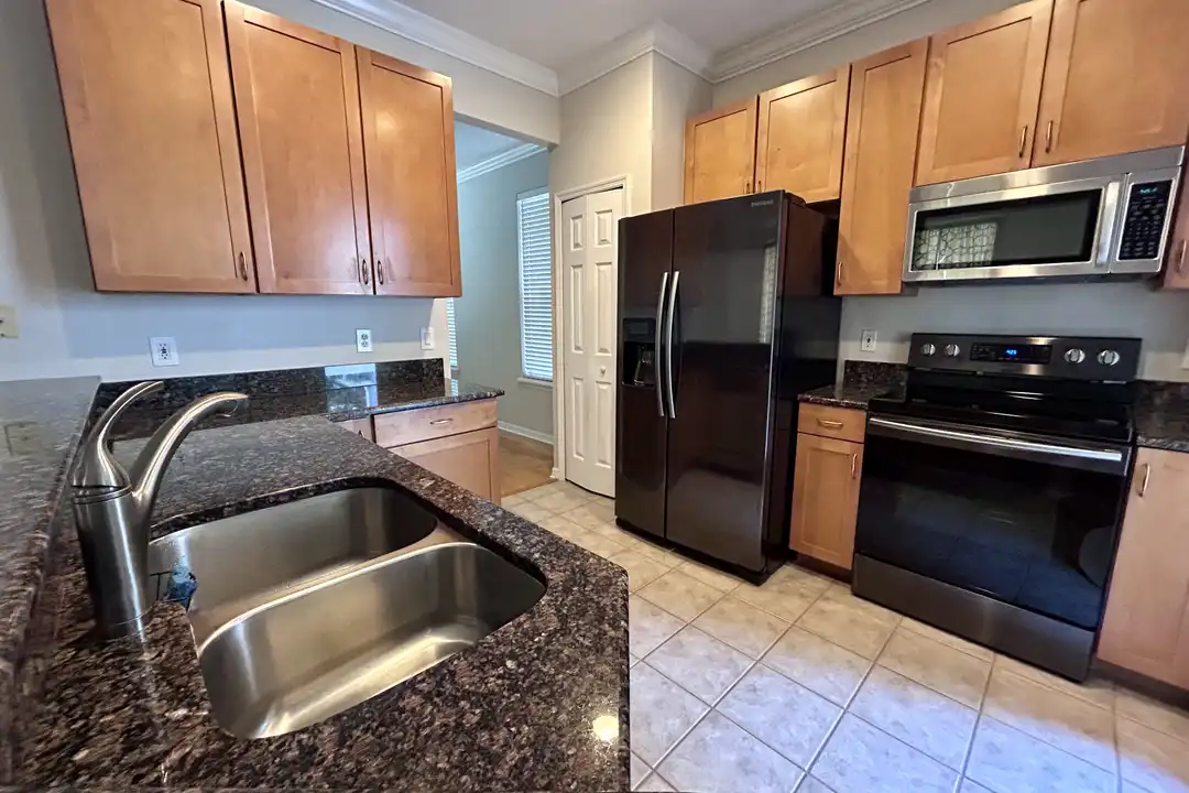 2135 Ridgewood St - View 6