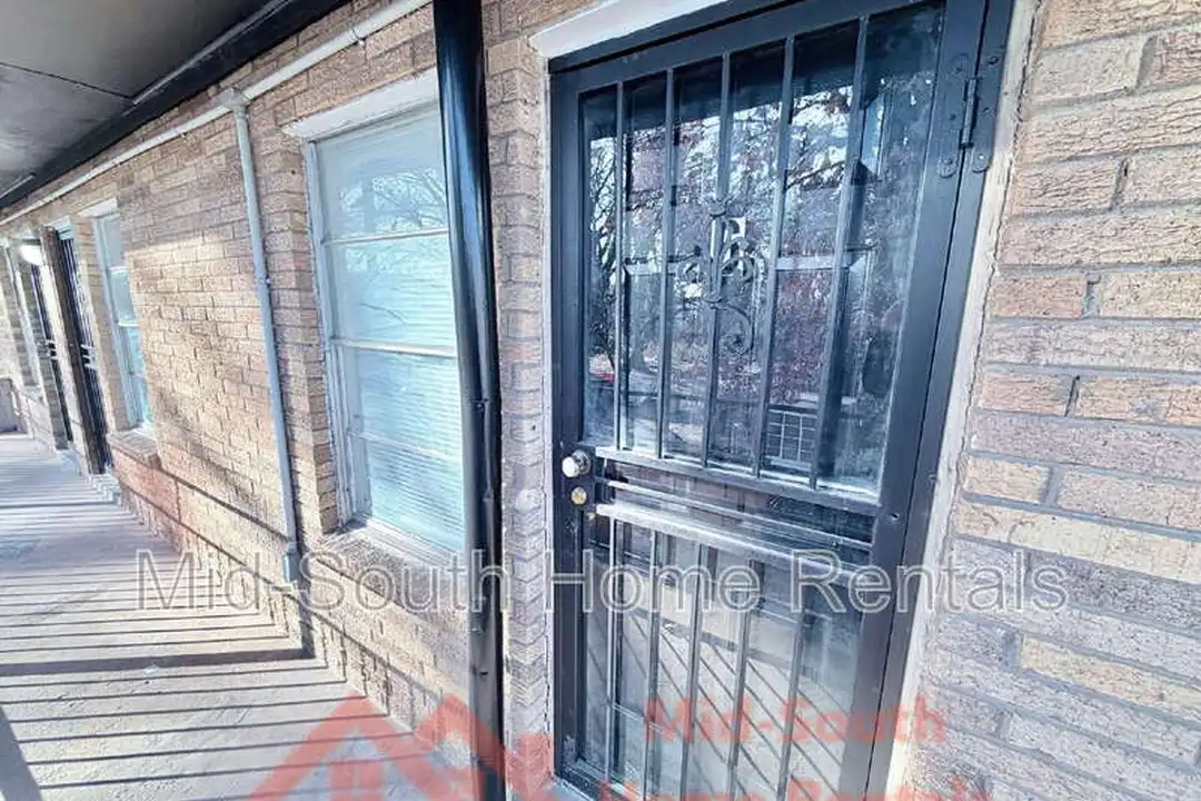 139 N Claybrook St unit 6 – pohled 3