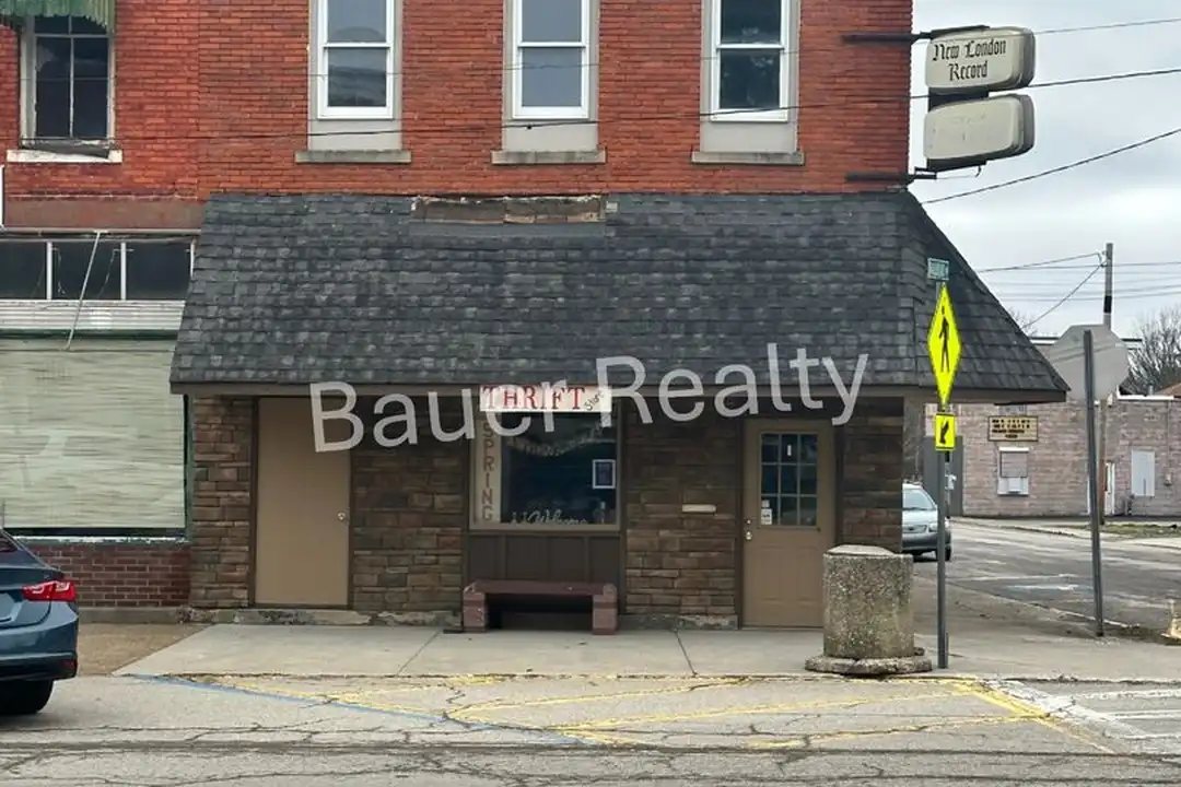 43 1/2 E Main St unit Apt. 3 – photo 1 of 9