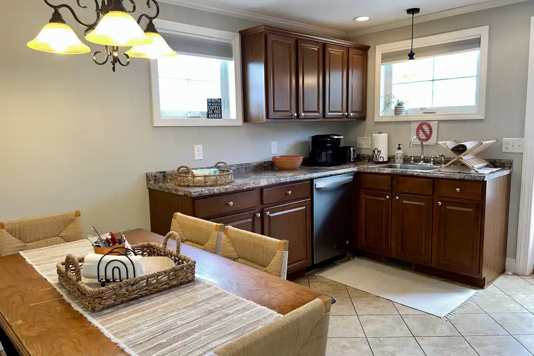 20 Lowell St - More