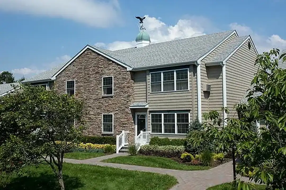Fairfield Harbor At Babylon Village – photo 1 of 4