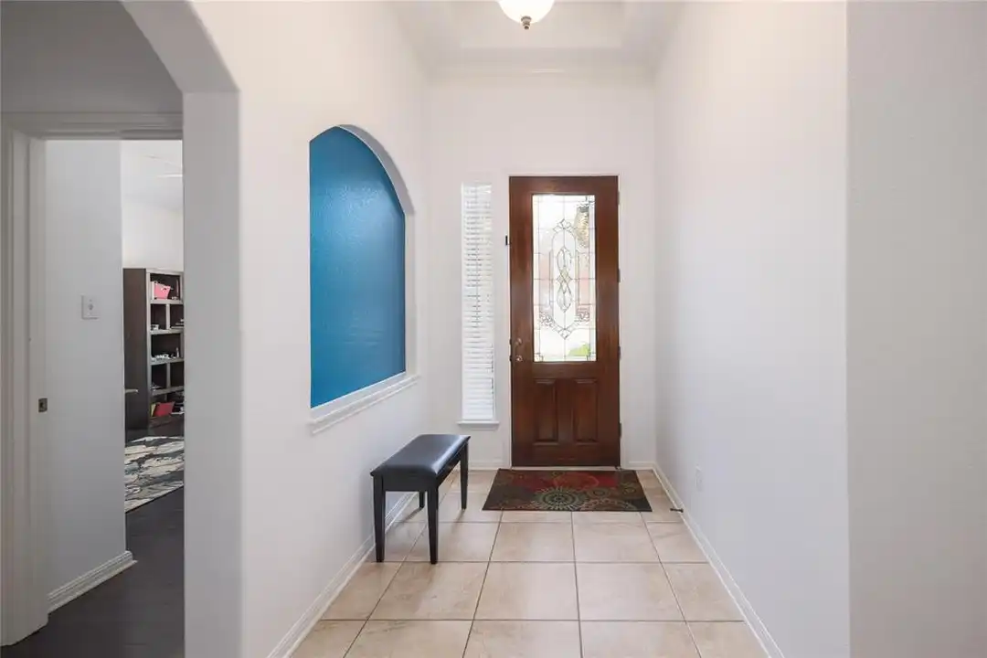 9700 Spanish Wells Dr - View 4