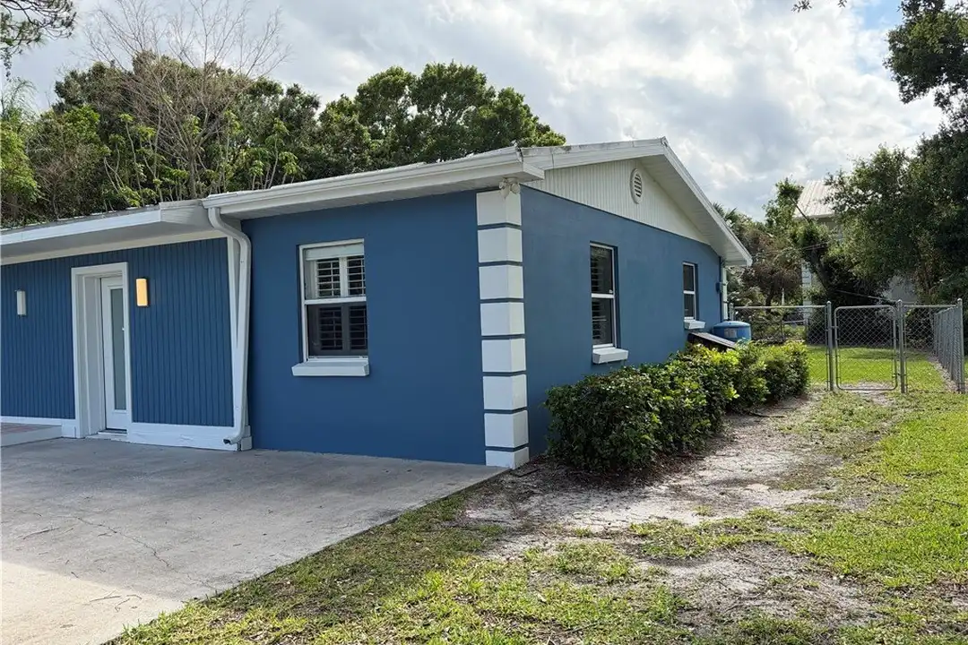 1835 42nd Ave - View 2