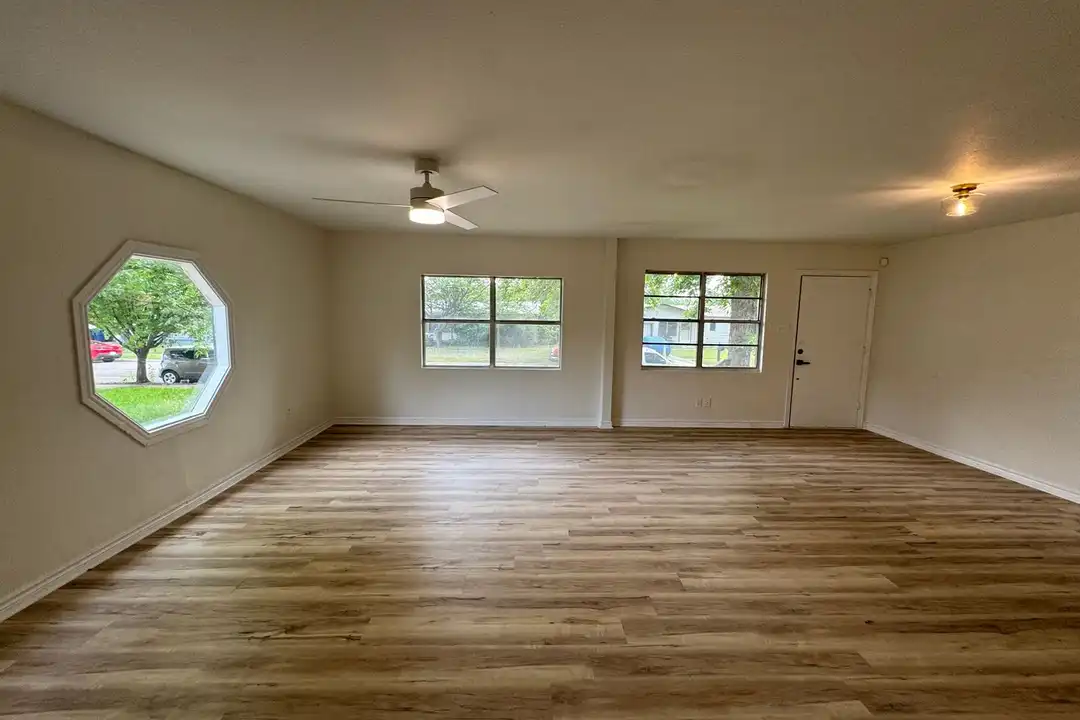108 Easy St - More