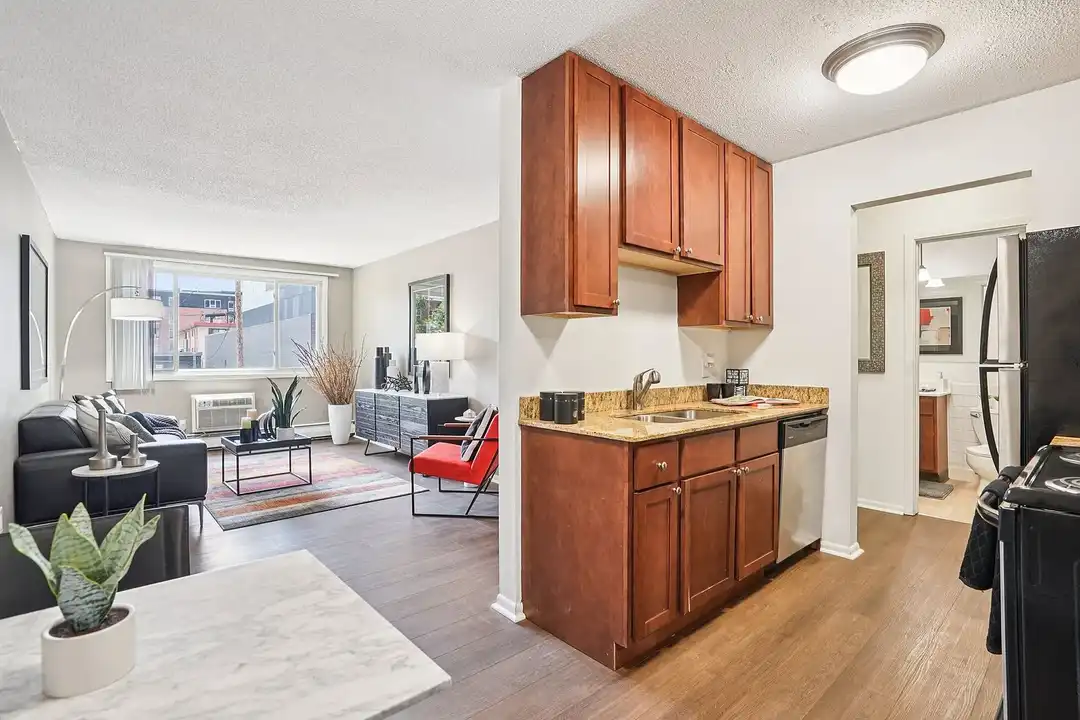 Uptown Square Apartments – pohled 6