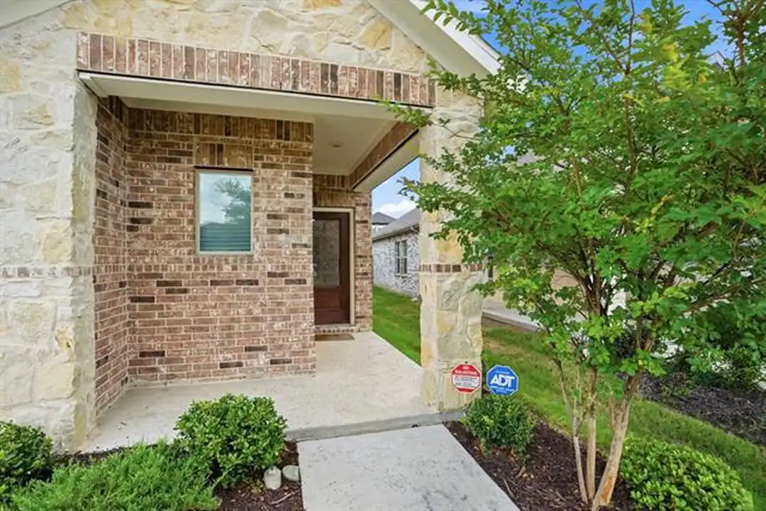 5005 Emerald Hl Dr - View 2
