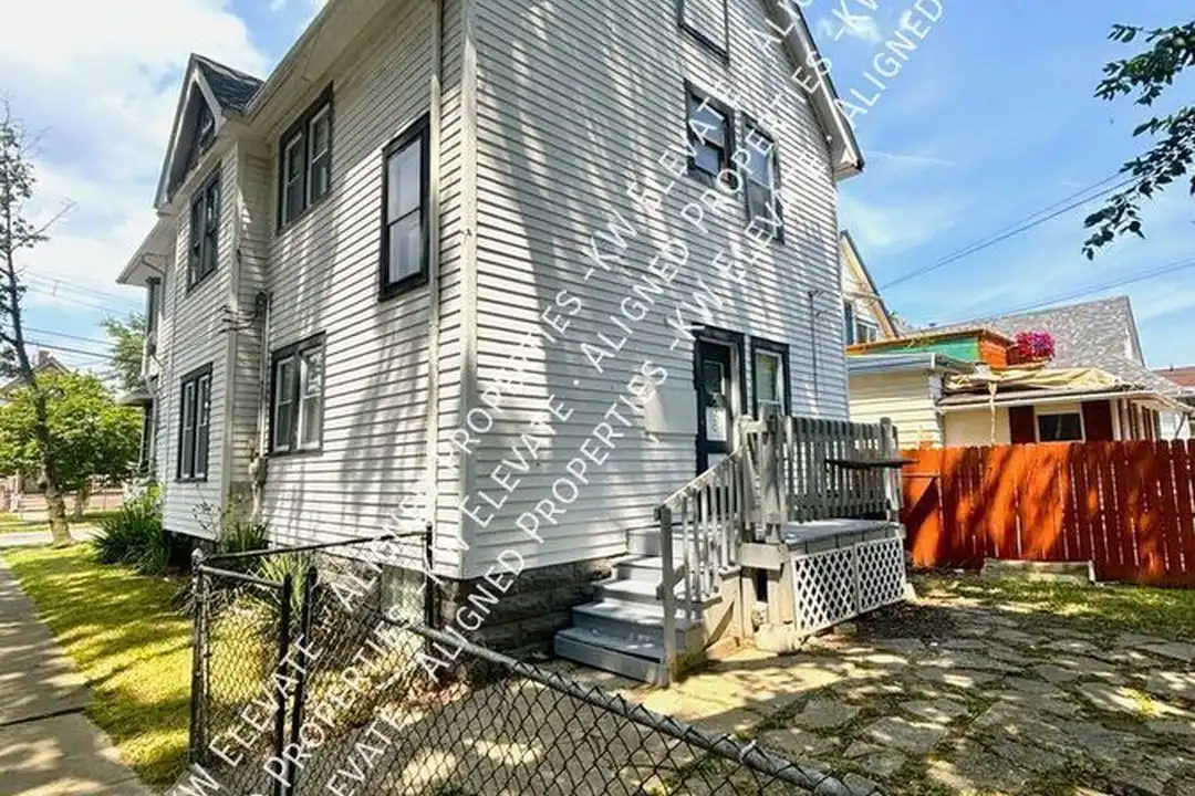3435 W 44th St – photo 1