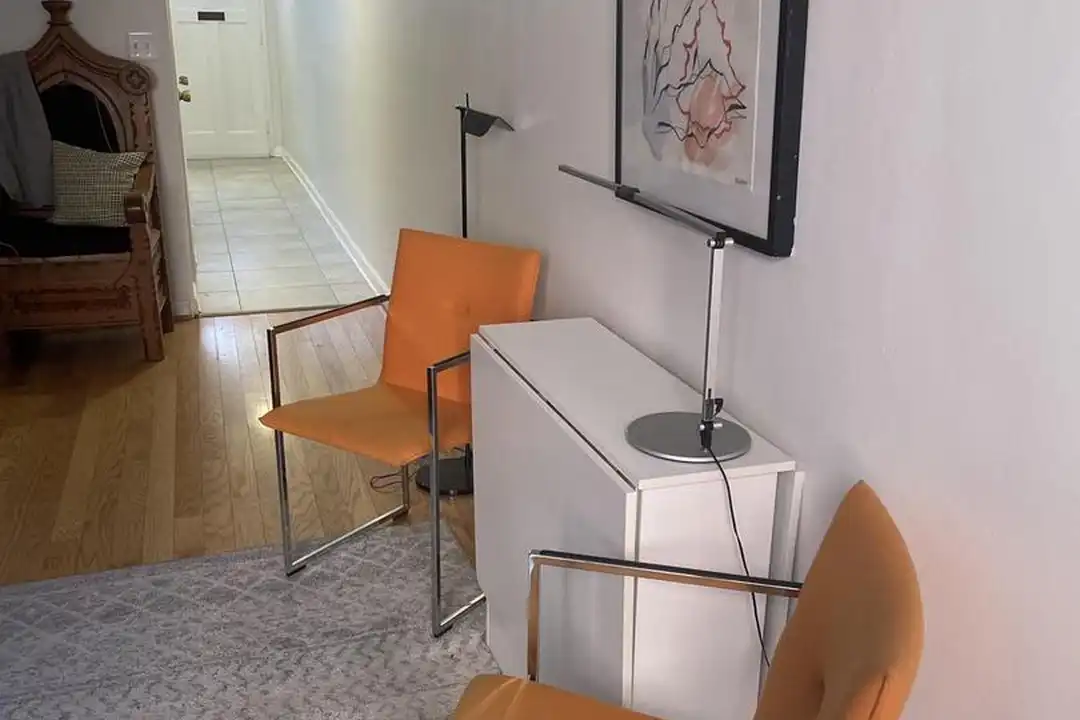 Apartment in Washington - View 4