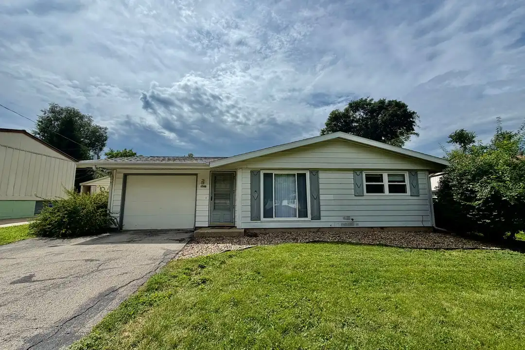 1240 Dogwood Ln – photo 1