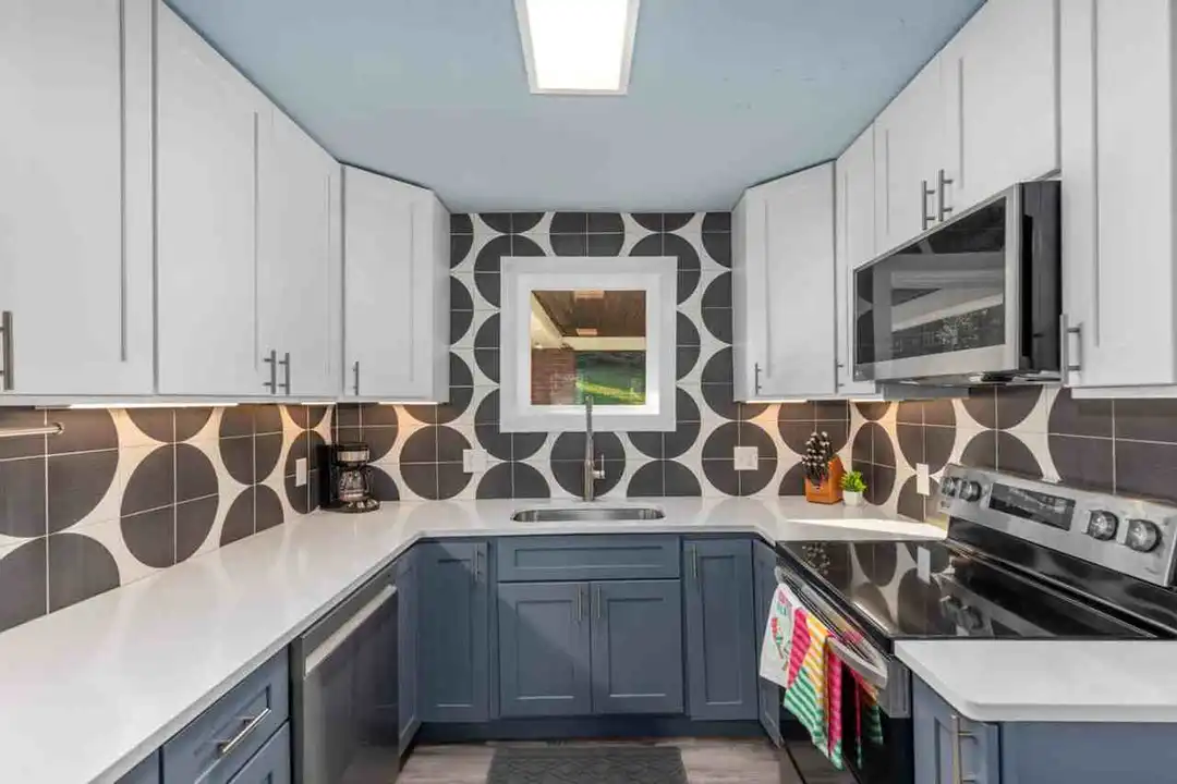 21 Coldbrook St NE unit 1364139P - View 5