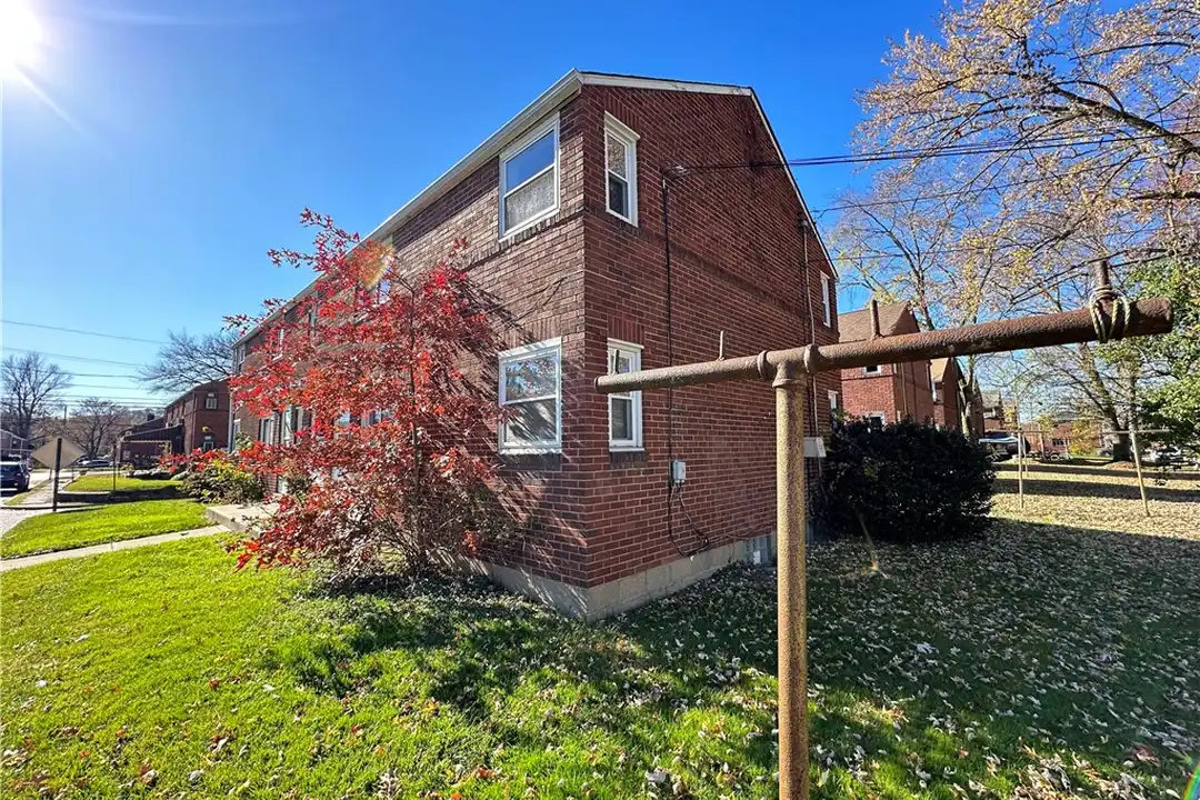 201 Elm St unit 15A – photo 1