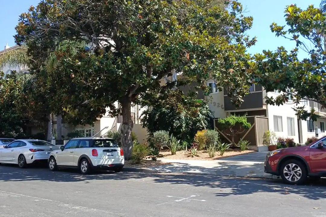1920 Manning Ave unit #6 - More