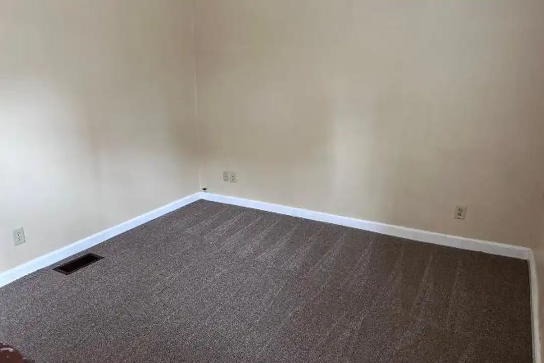 123 Grant Ave – photo 1 of 15