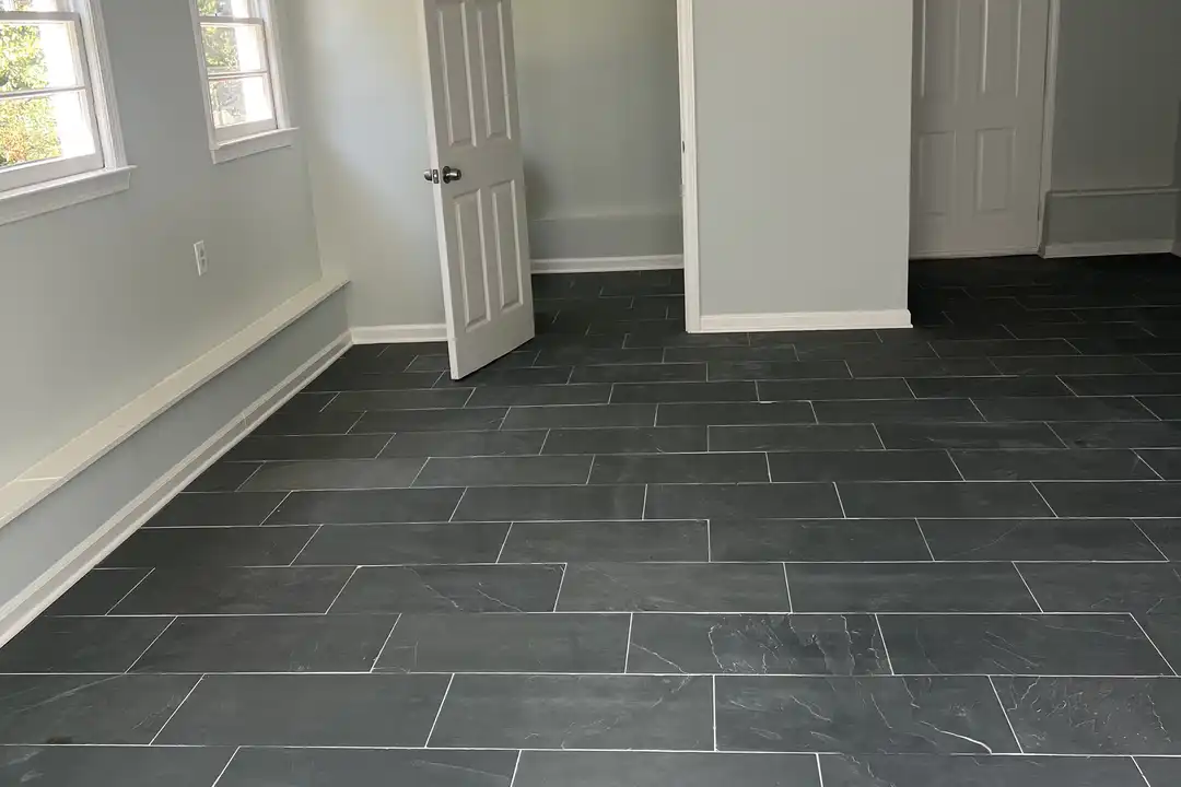 House in Greenville - View 3