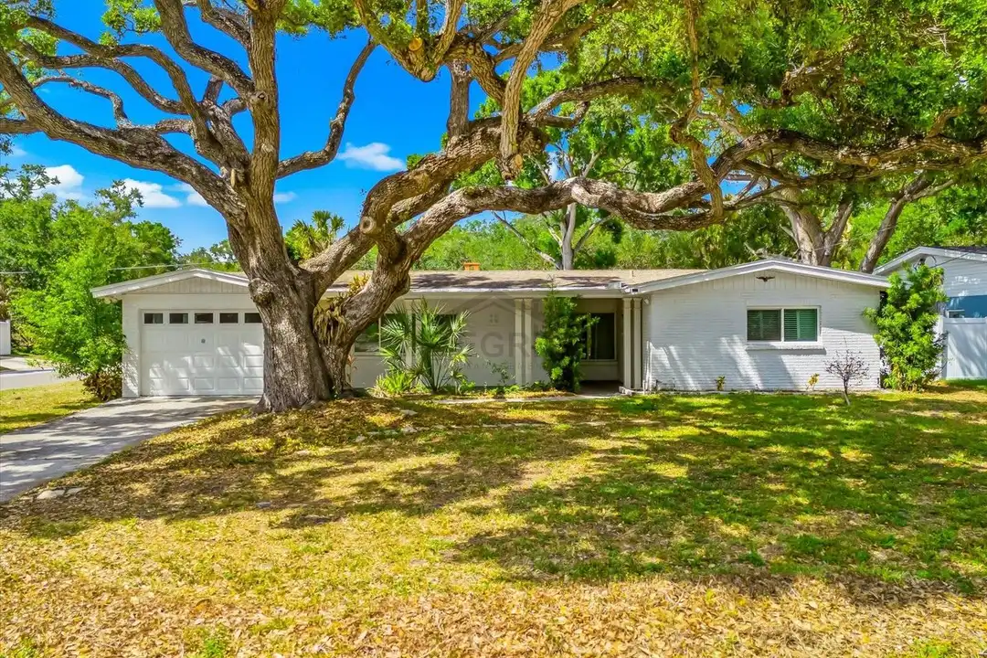 3315 W Beaumont St – pohled 3