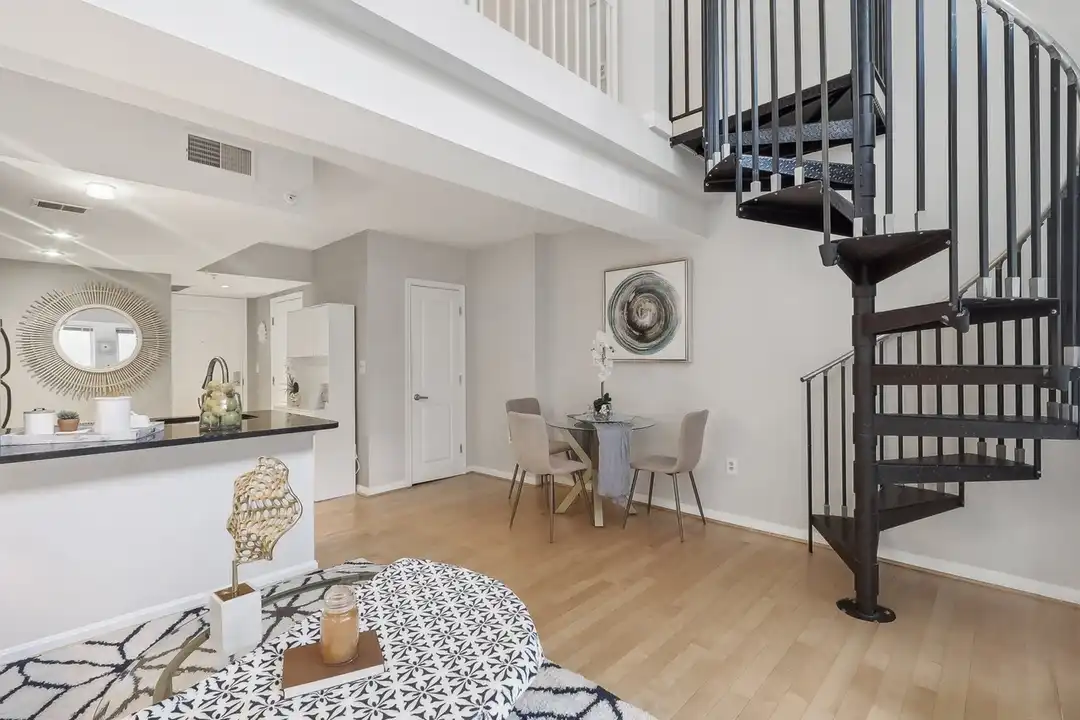 1225 13th St NW - More