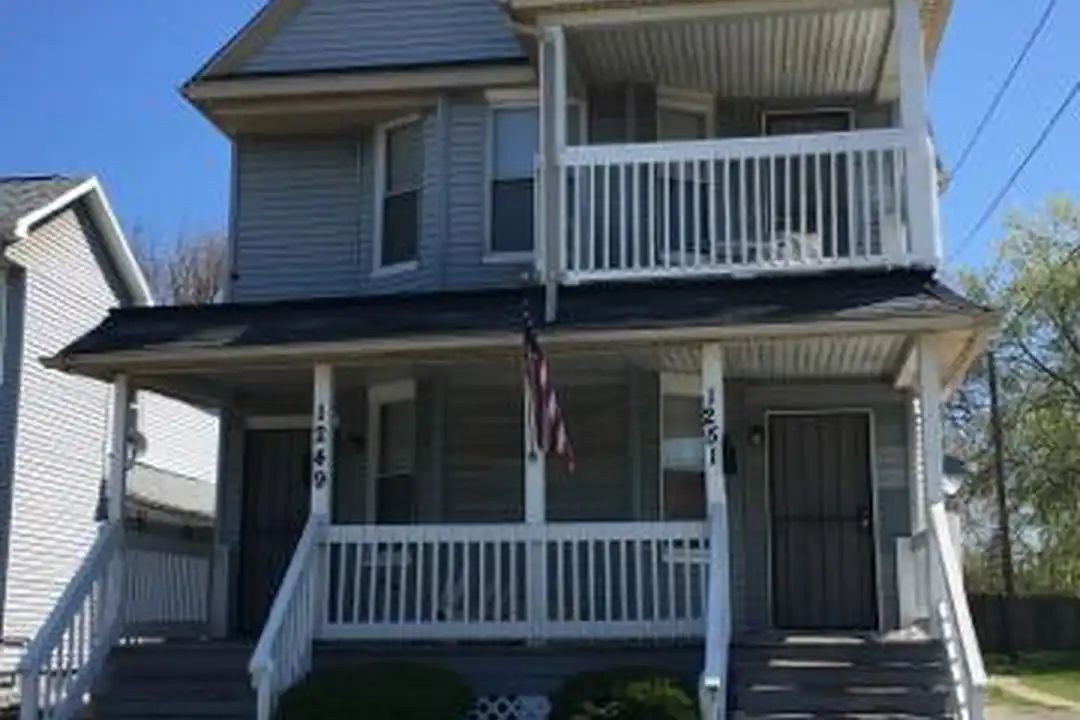 1249 Addison Rd unit Up – photo 1