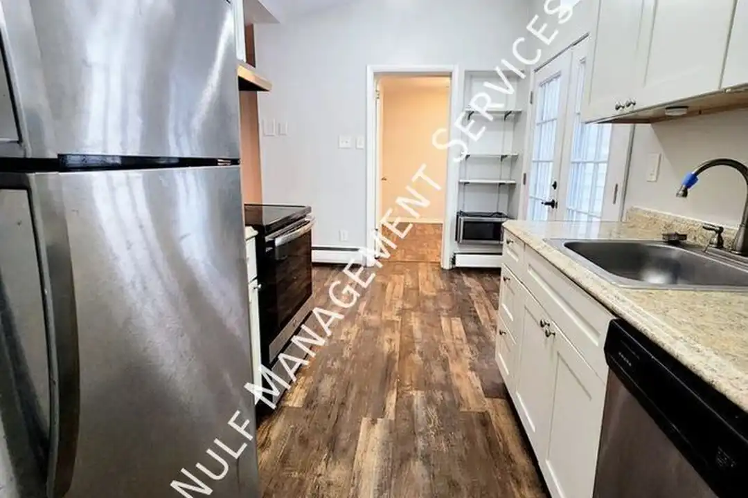 313 Mill St – photo 1 of 9