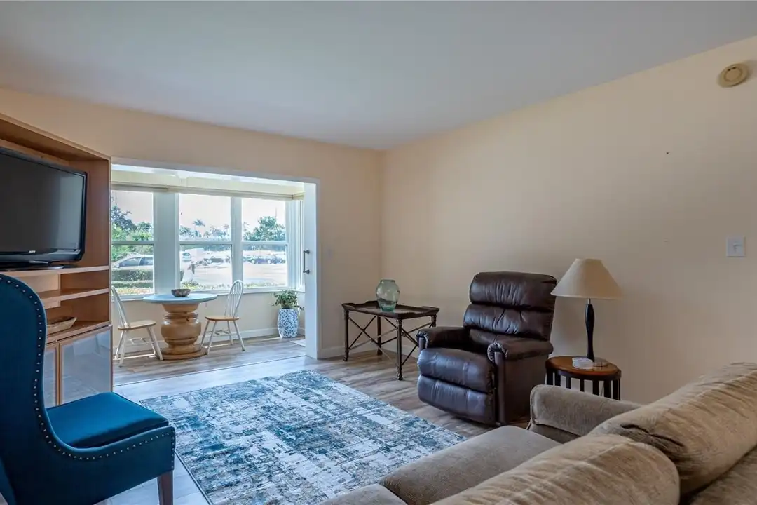 5020 Brittany Dr S #125 - View 5