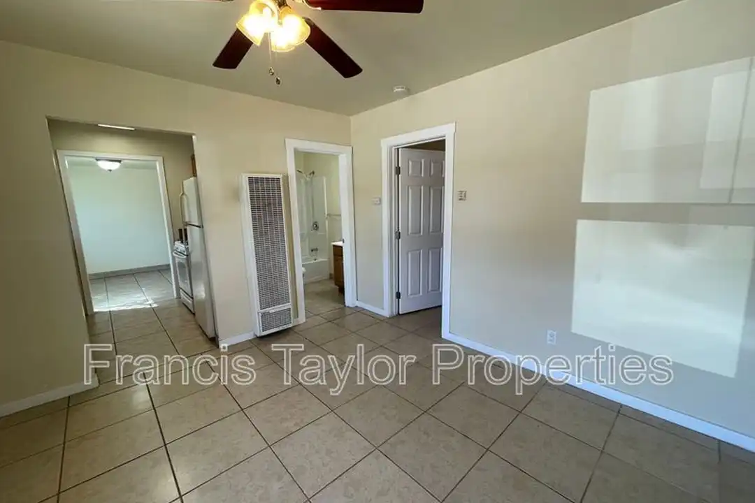 1214 S Escondido Blvd unit 6 - View 3