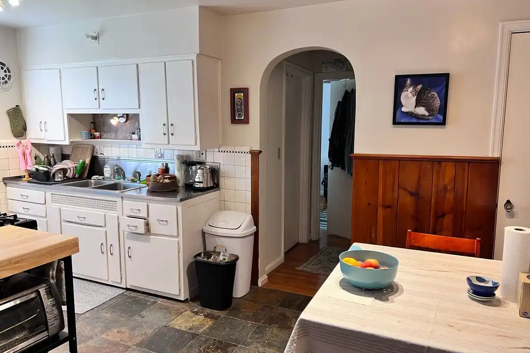 3834 Hyde Park Ave unit 03 - View 4