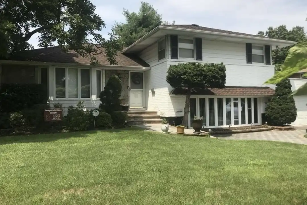 30 Michael Rd – photo 1 of 14