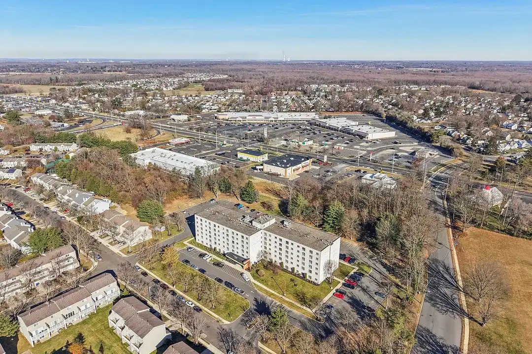 Northampton Crossing Apartments and Townhomes – photo 1