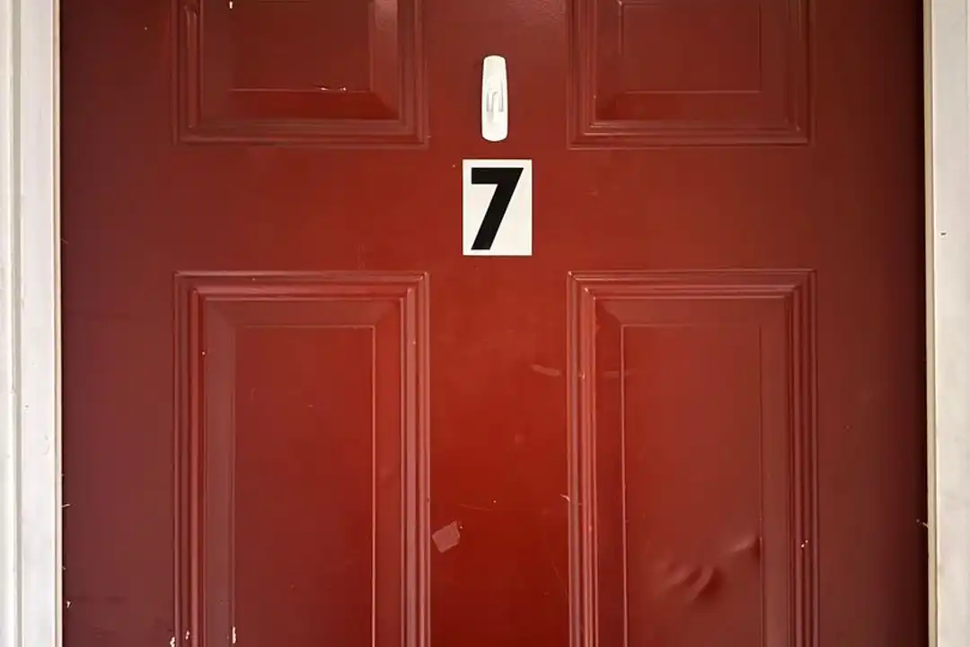 1225 W Freeman St unit 7 – photo 1