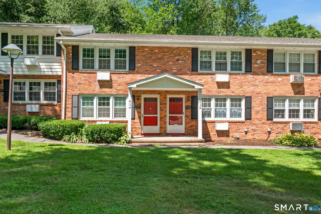 414 Robin Ct unit 414 – photo 1 of 25