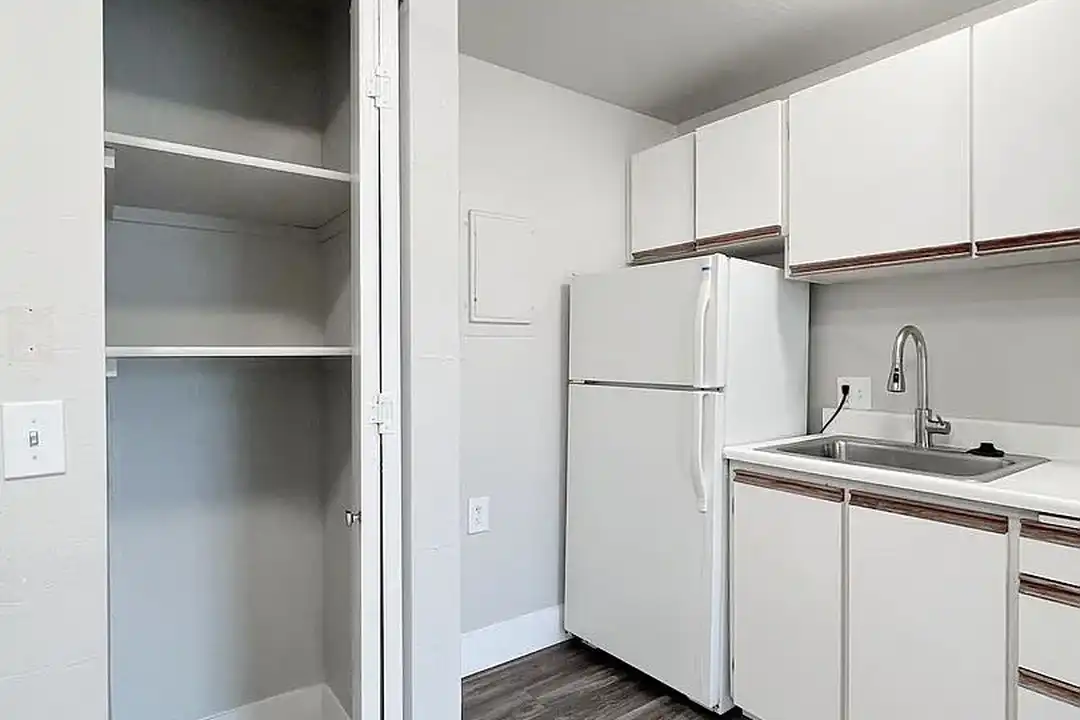 Highlander Apartments – photo 1