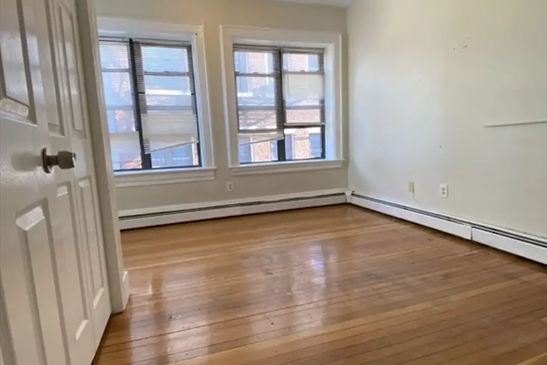 15 Park Vale Ave unit 7 - More