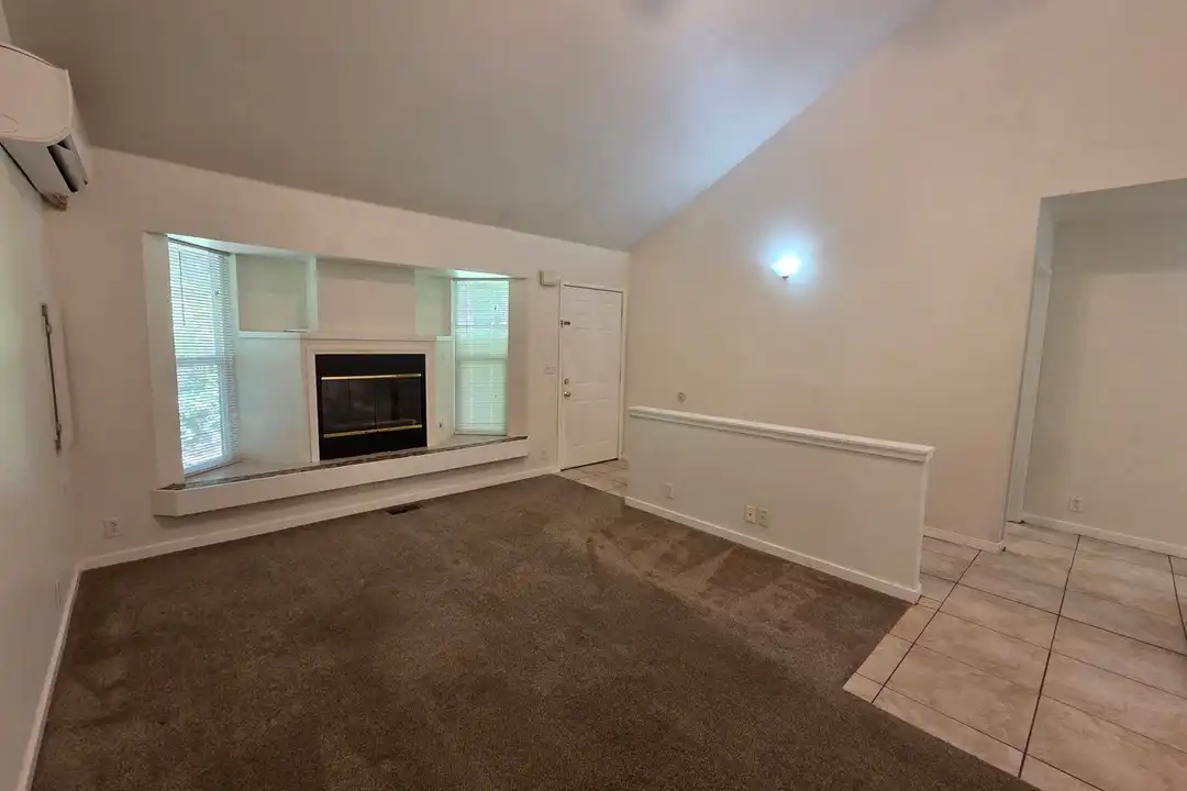 5118 Hunt St - View 4