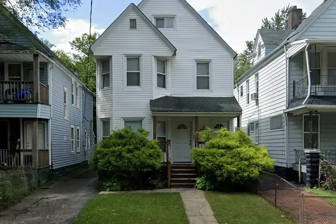 2216 E 71st St unit Upper – photo 1