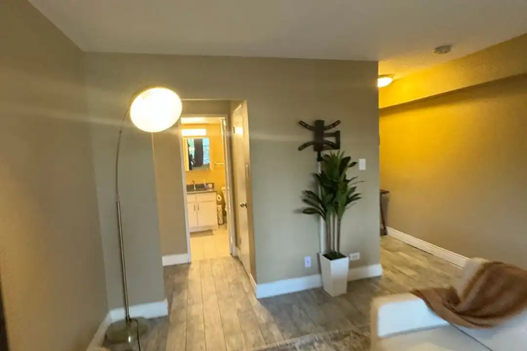 1196 N Grant St unit 1 – pohled 4