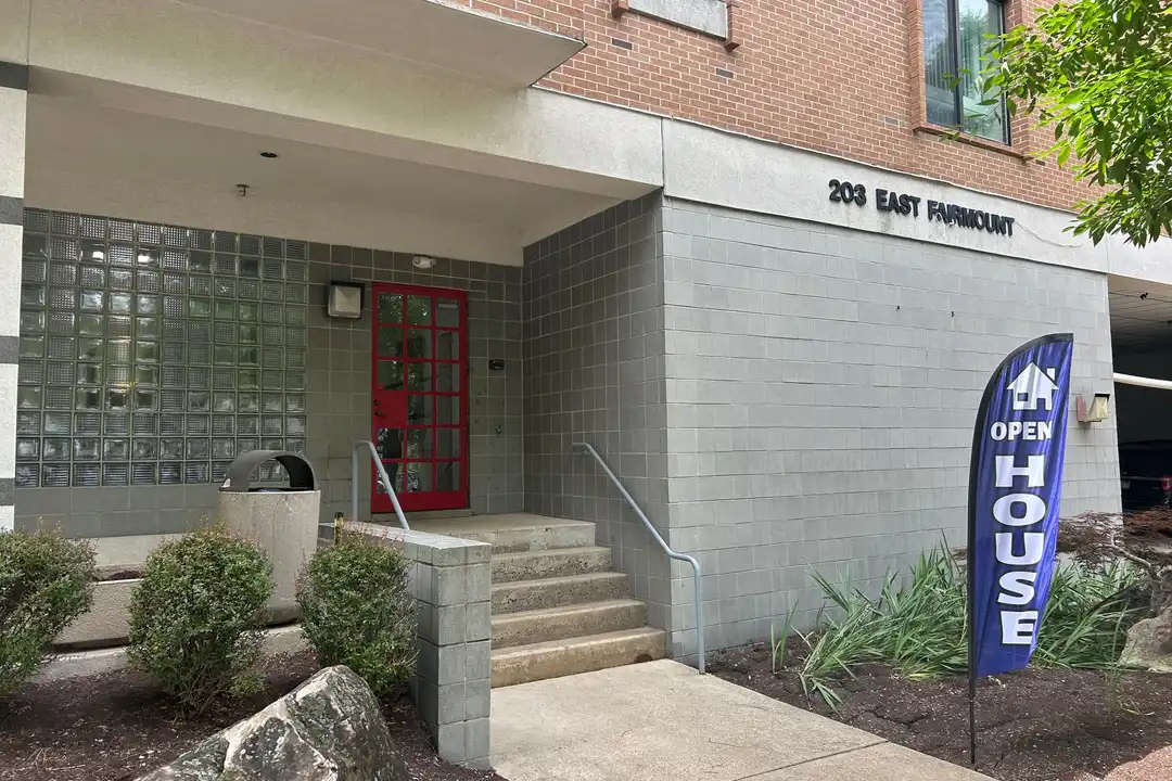 203 E Fairmount Ave unit 222 – photo 1