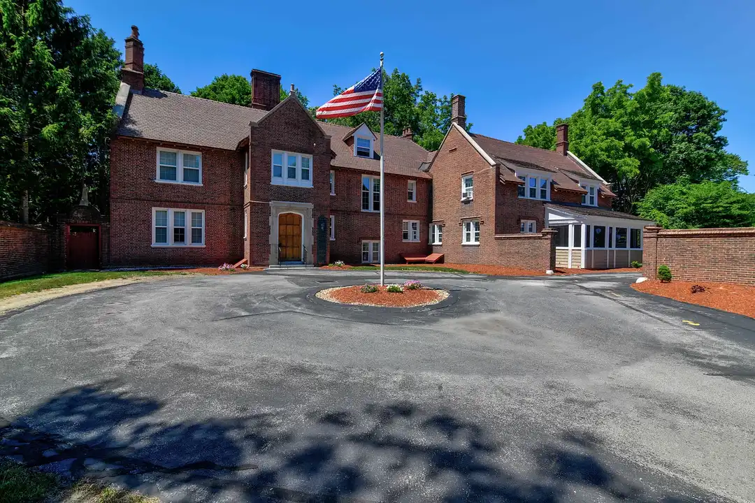Colonial Village Apartments - More