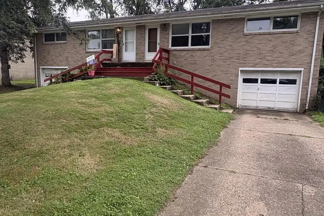 7674 Daytona St NW – photo 1 of 5