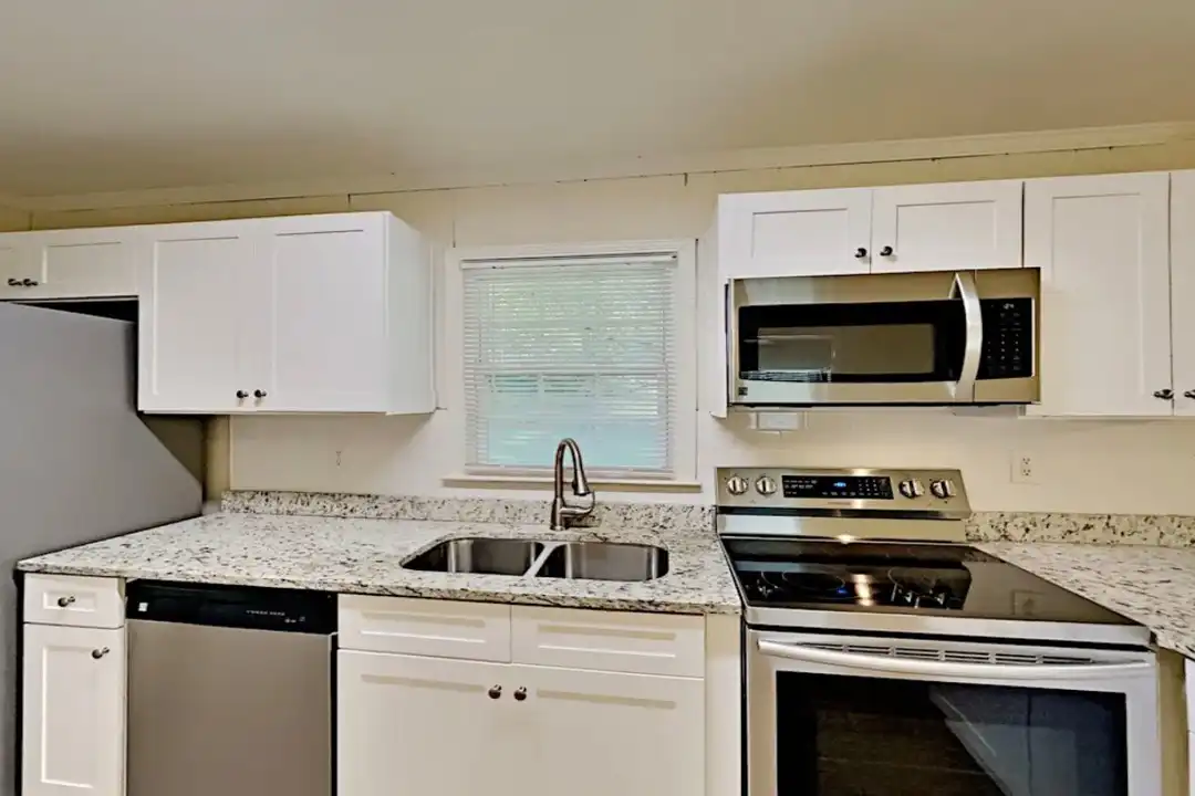 848 Howard Ct SW - View 4