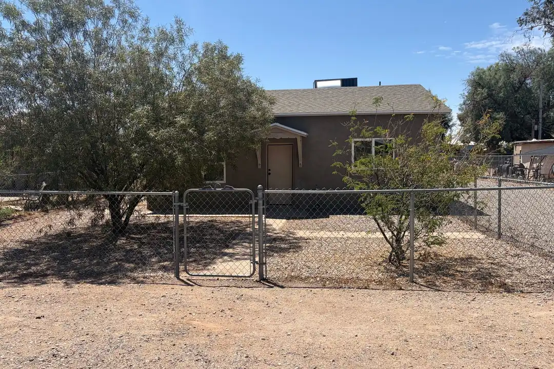 Apartment in Coolidge - View 2