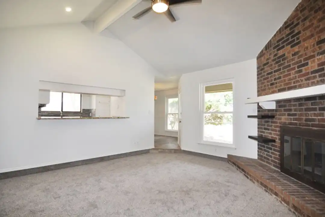 205 Juniper Dr - View 3