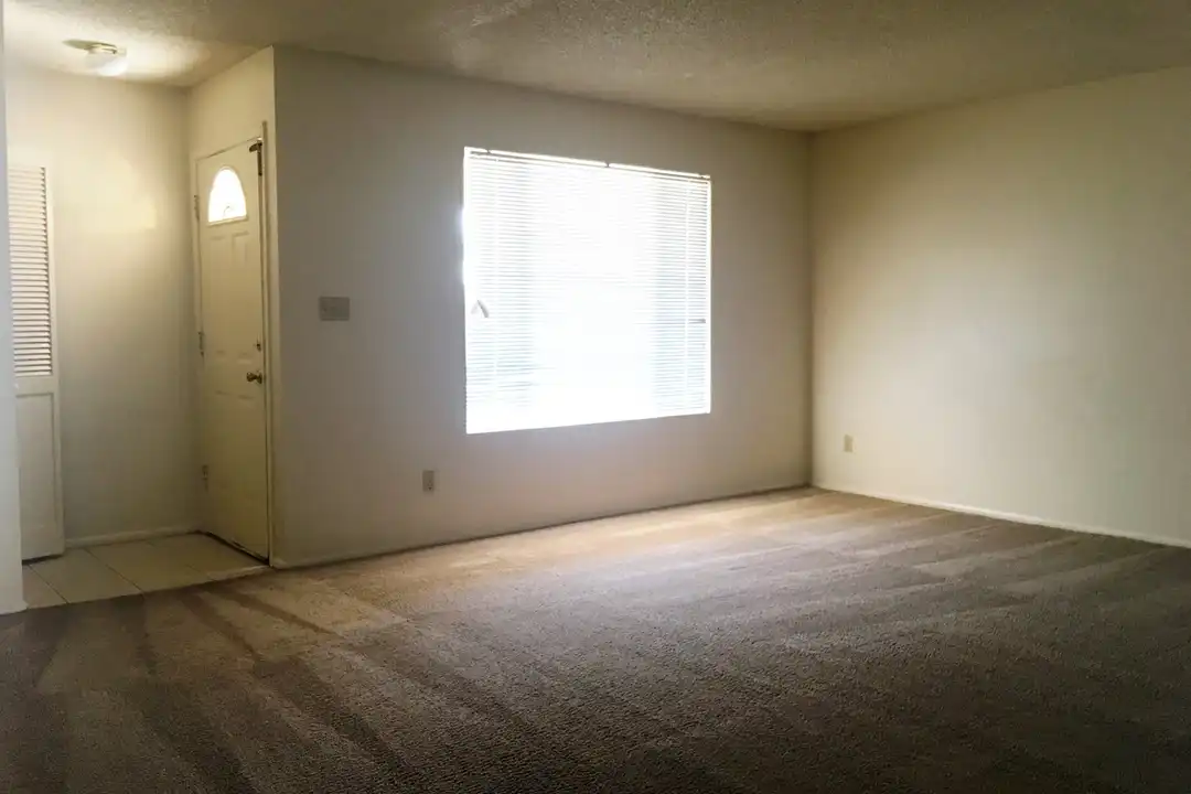 1933 E Apollo Ave - View 2