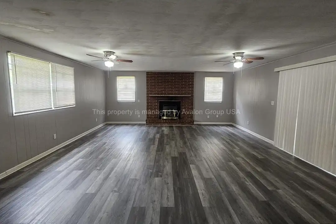 9504 Evesham Rd – další