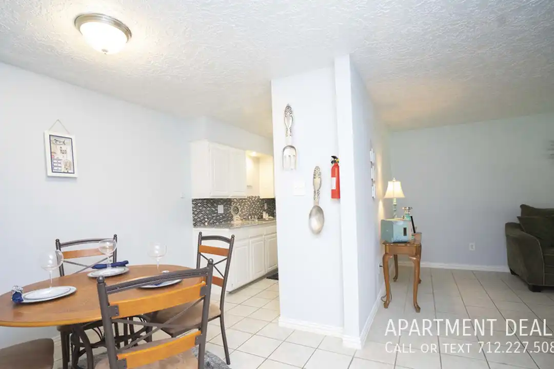 1206 Missouri St - View 6