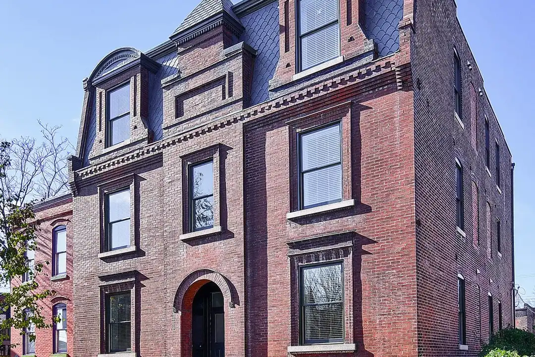 2263 Indiana Ave – photo 1