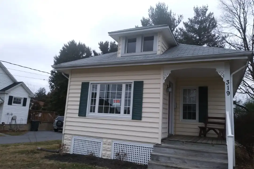 319 Maitland St - View 2