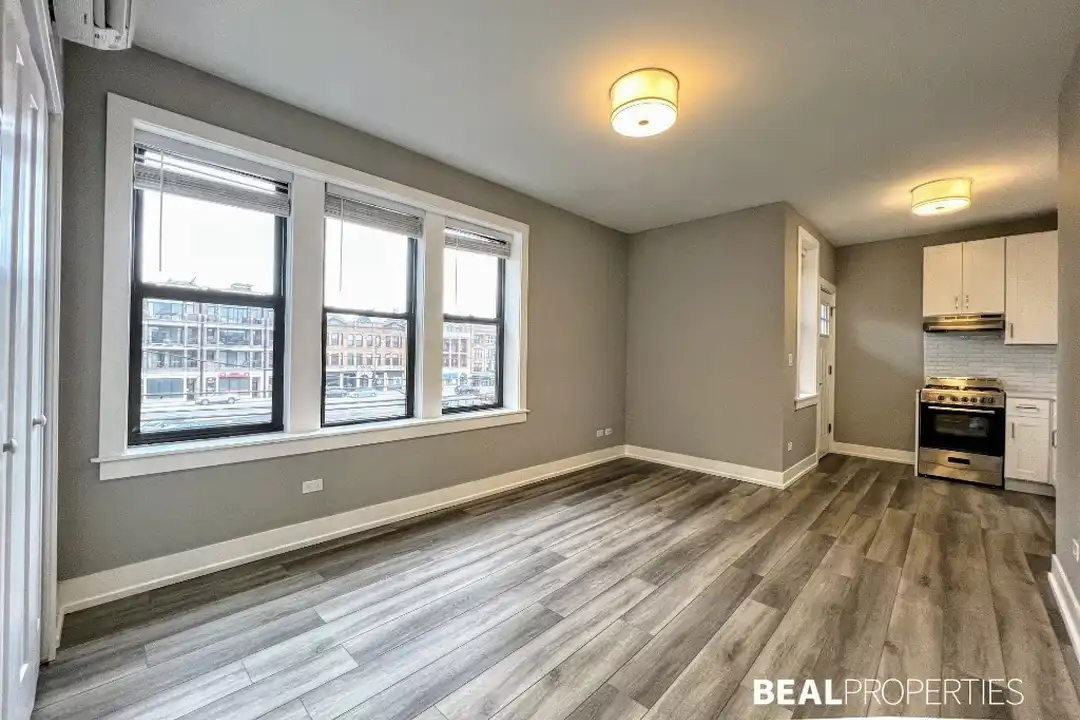 3943 N Janssen Ave unit N1 - View 5