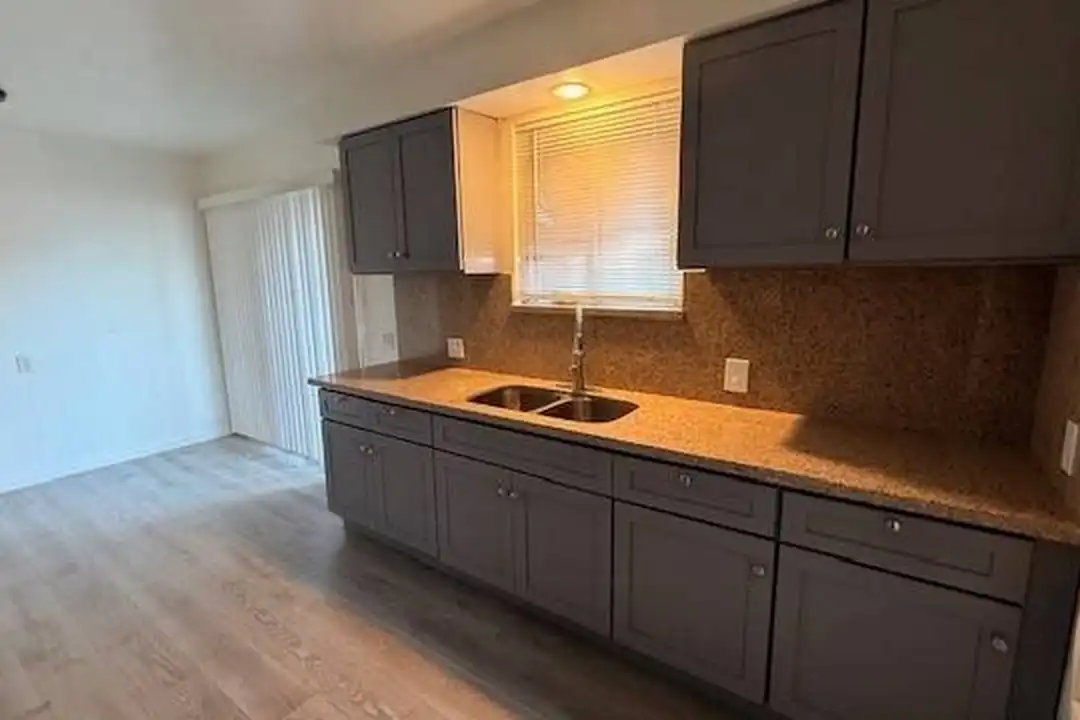 10838 Vernon Ave #21 - View 4