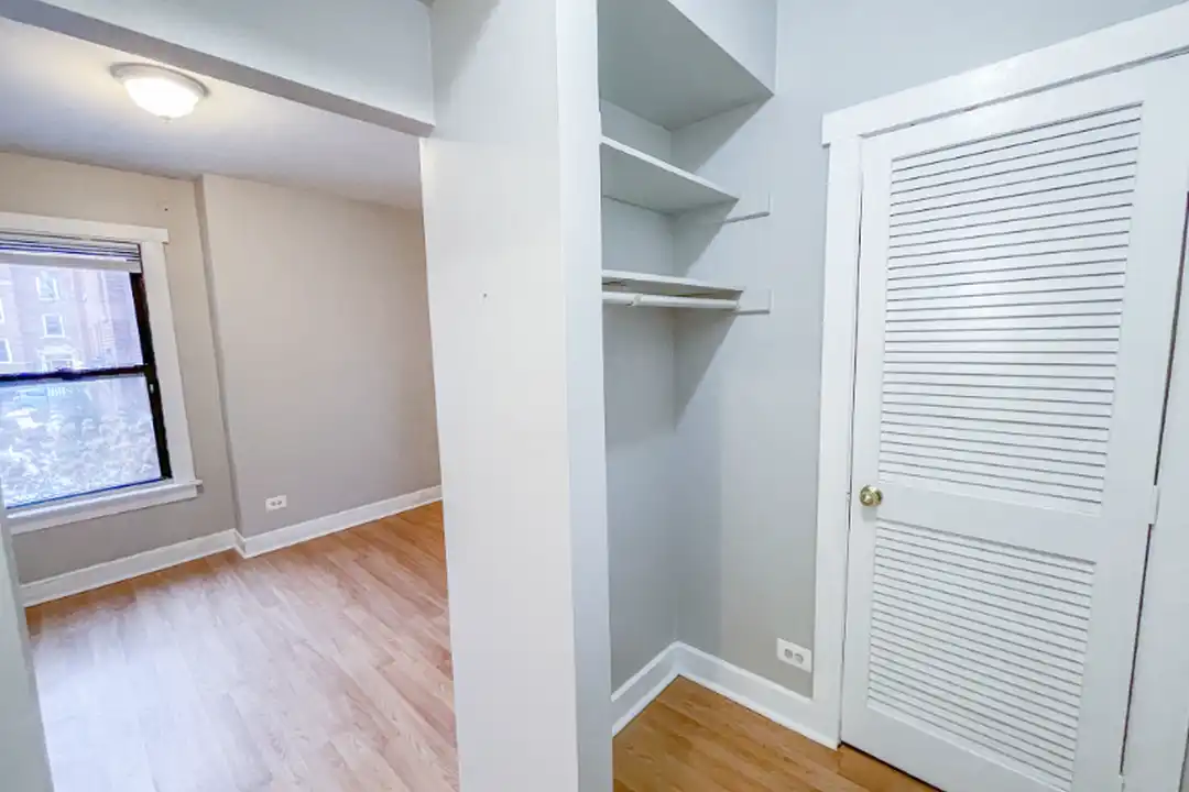 2627 N Spaulding Ave unit 1 - View 4